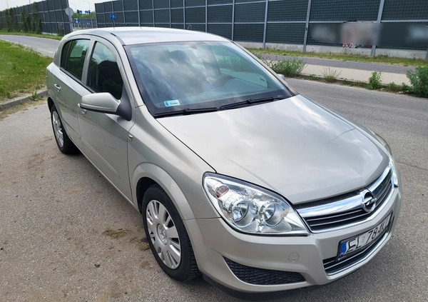 Opel Astra cena 12000 przebieg: 226138, rok produkcji 2007 z Łódź małe 137